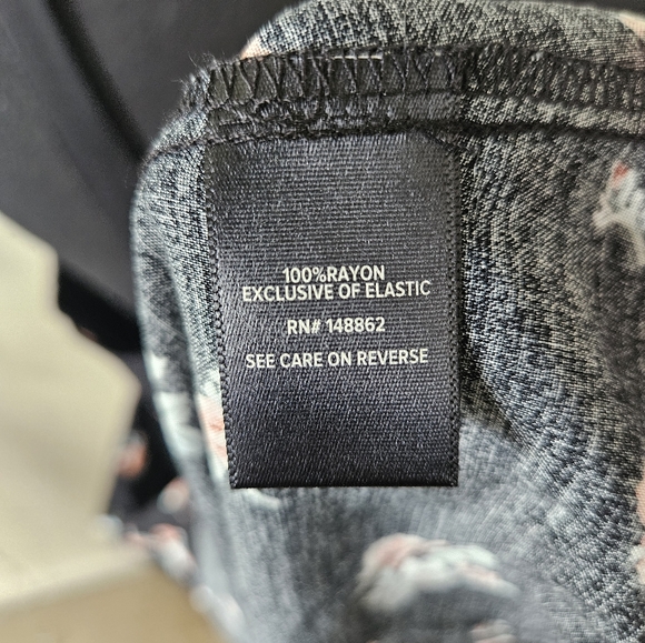 💚HP💚NWT Torrid Sweetheart Black Pink Floral Handkerchief Challis Midi Dress - Picture 12 of 15